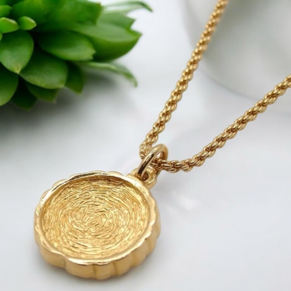 DIOR Signature Gold Necklace-16.5 in ππ₯π₯ - Picture 10 of 11